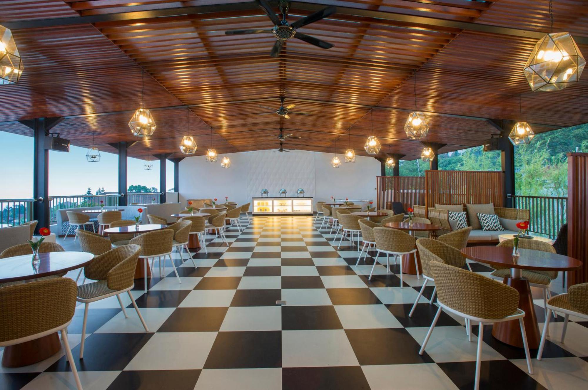 苏里亚小屋酒店 Prigen 外观 照片