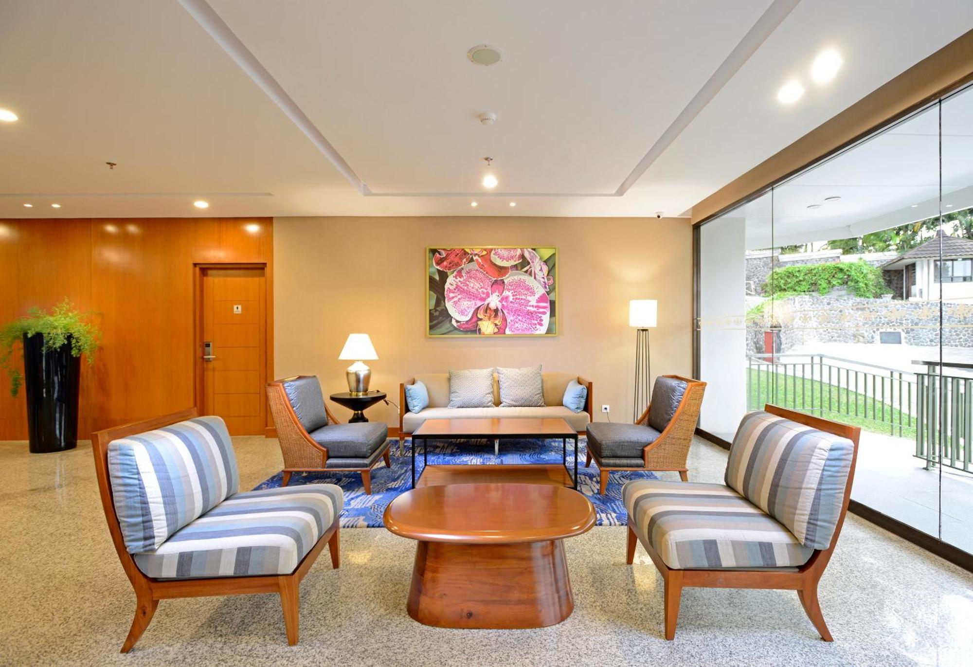 苏里亚小屋酒店 Prigen 外观 照片